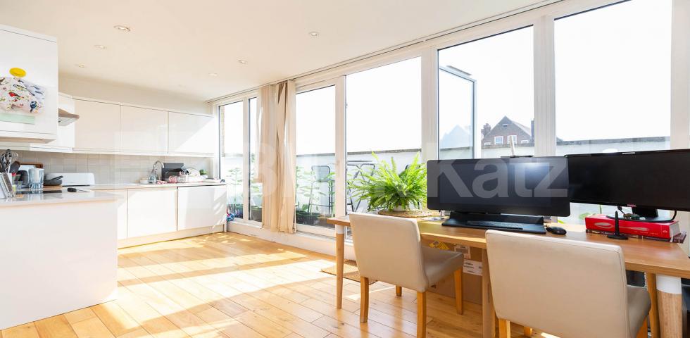 			WITH TERRACE, 1 Bedroom, 1 bath, 1 reception Apartment			 Balls Pond Road , CANONBURY-DALSTON